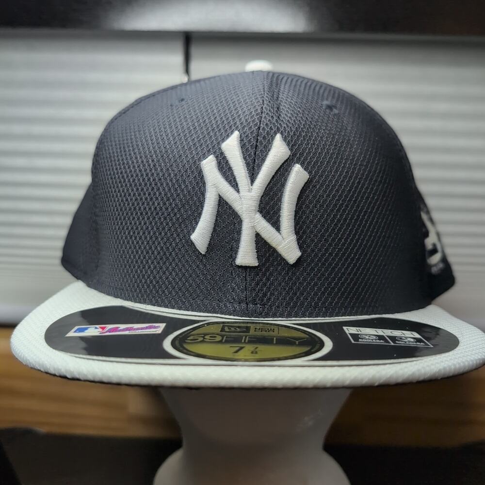 New Era 59Fifty New York Yankees Black & White Derek Jeter #2 Hat Sz 7 7/8